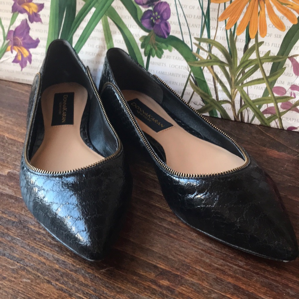 Donna Karan black leather flats